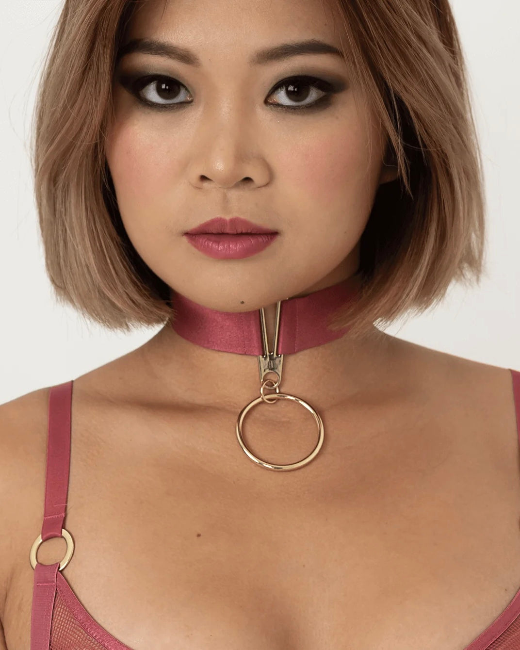 VL - Emanuelle Collar